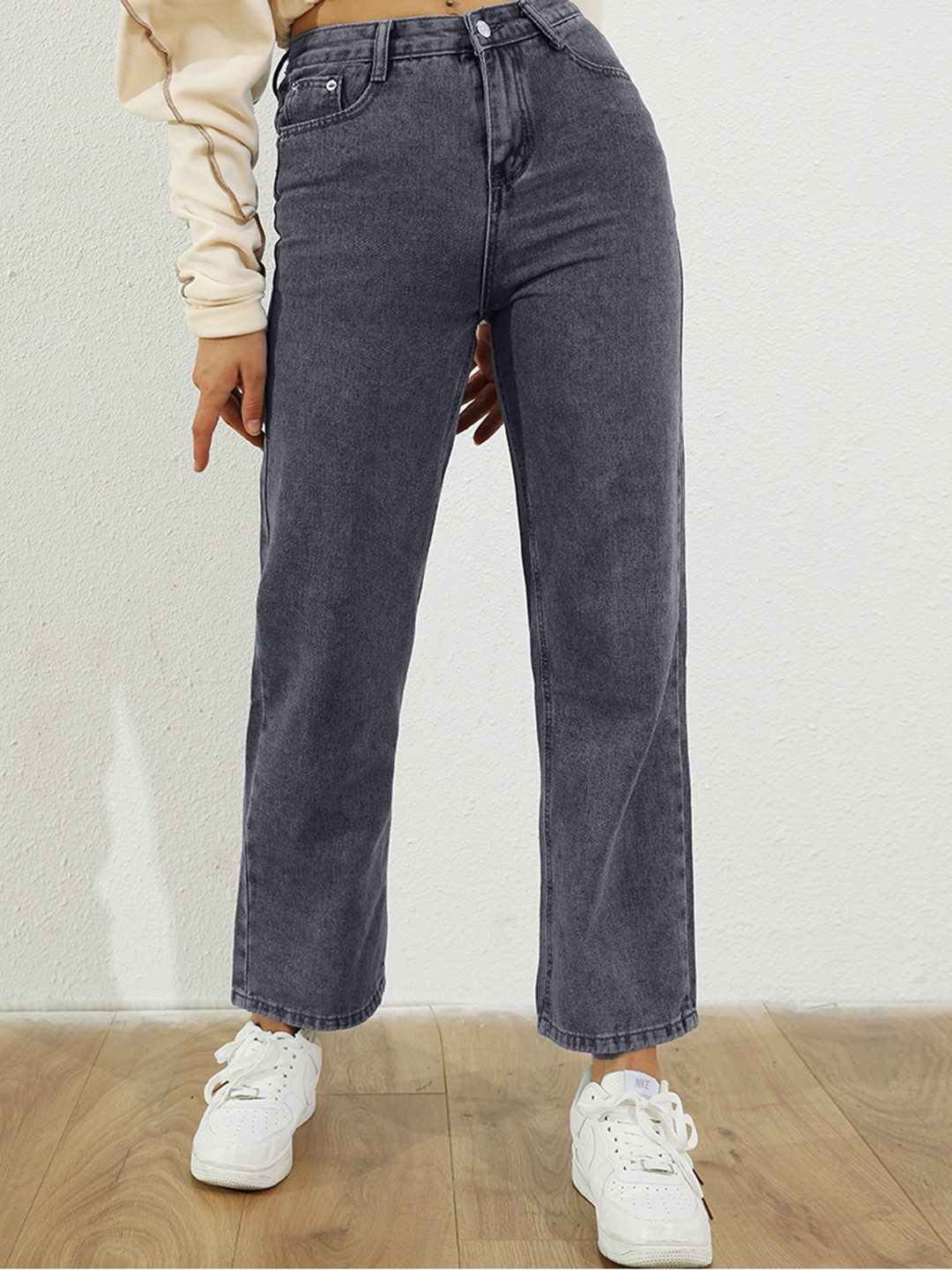 

URBANIC Women Charcoal Grey Straight Fit Light Fade Cotton Crop Jeans