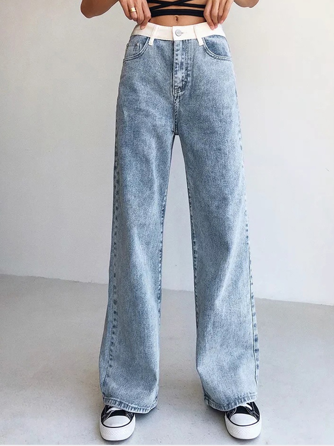

URBANIC Women Blue Wide Leg High-Rise Light Fade Jeans