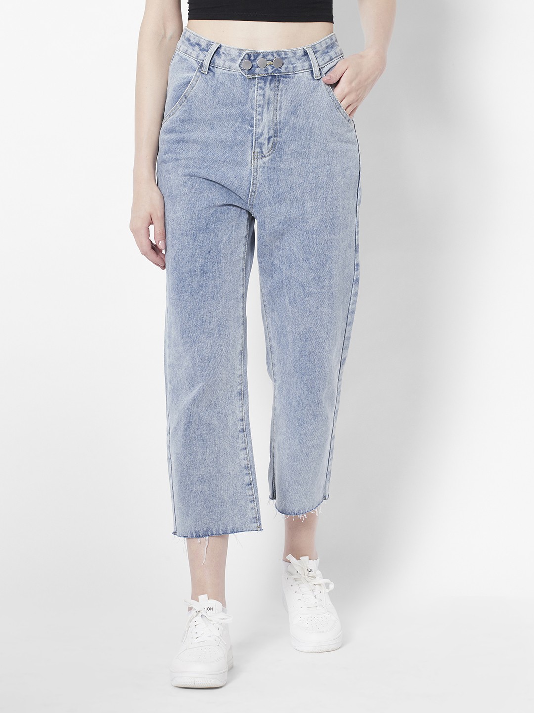 

URBANIC Women Blue Cotton Straight Fit High-Rise Light Fade Stretchable Crop Jeans