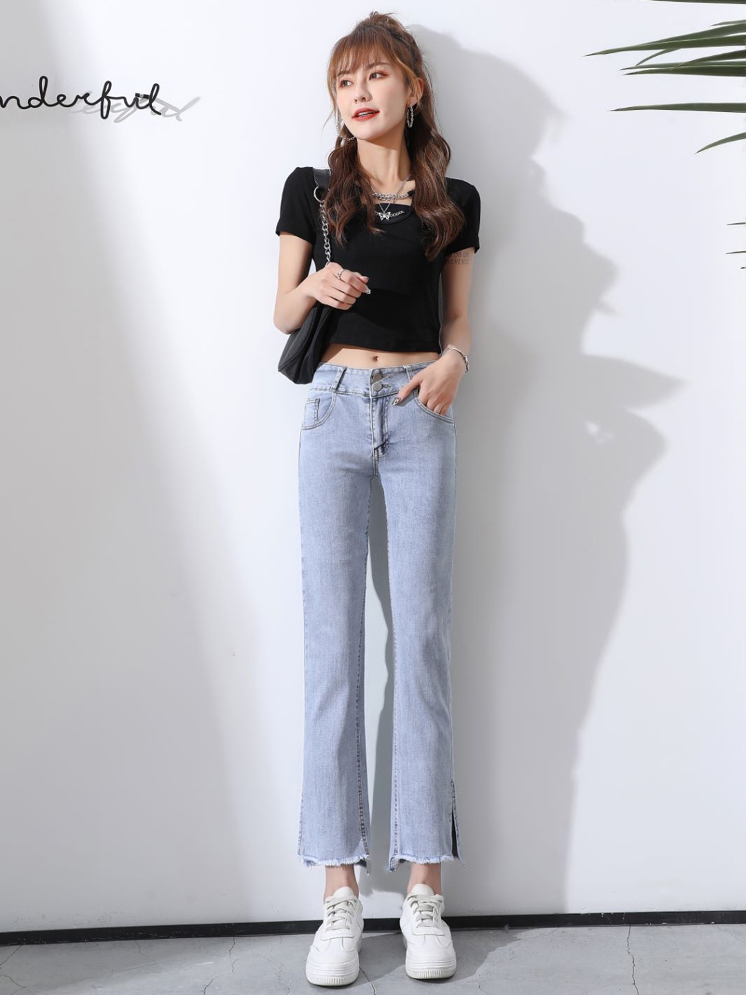 

URBANIC Women Blue Straight Fit Stretchable Jeans