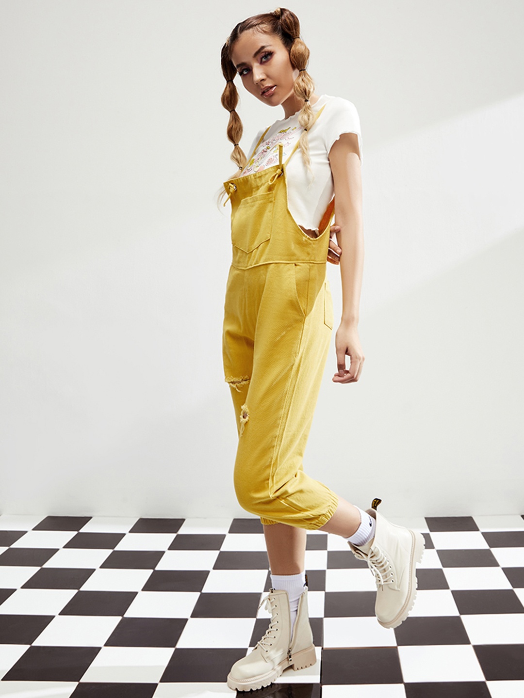 

URBANIC Women Mustard Yellow Solid Ripped Cropped Dungarees