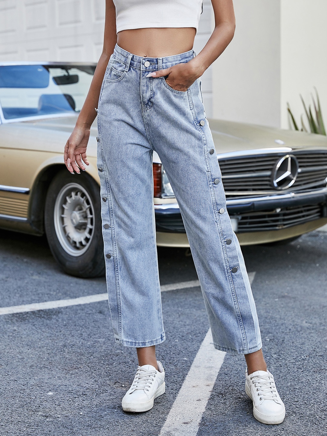 

URBANIC Women Blue Straight Fit Non-Stretchable Jeans