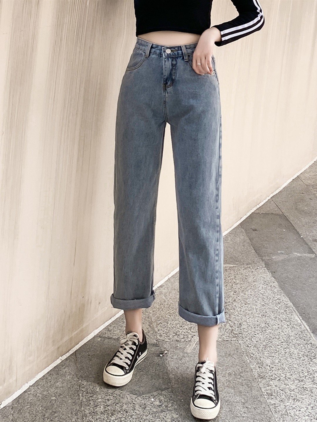 

URBANIC Women Blue Straight Fit Cotton Jeans