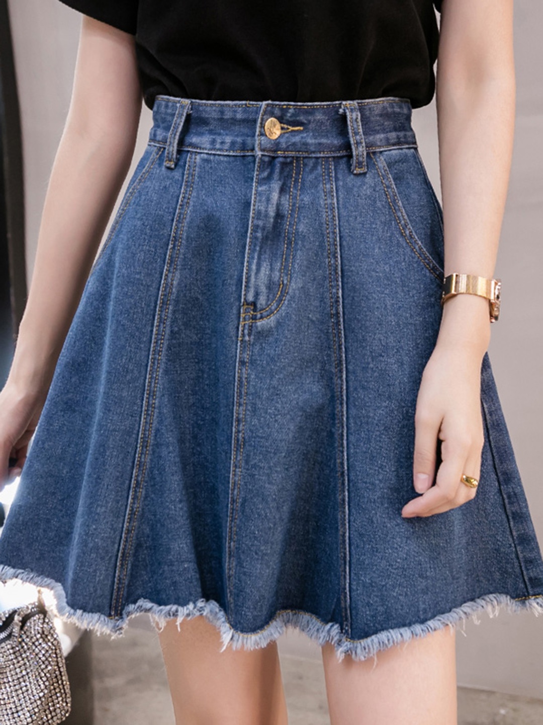 

URBANIC Women Blue Pure Cotton Solid Denim Raw Hem A-Line Skirt