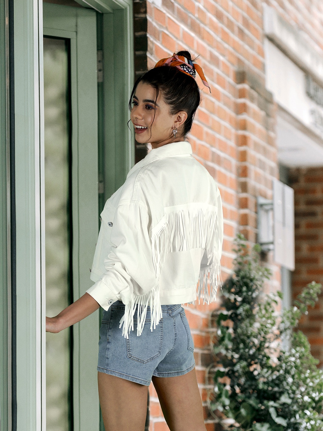 

URBANIC Women White Solid Crop Denim Jacket With Fringe Detail