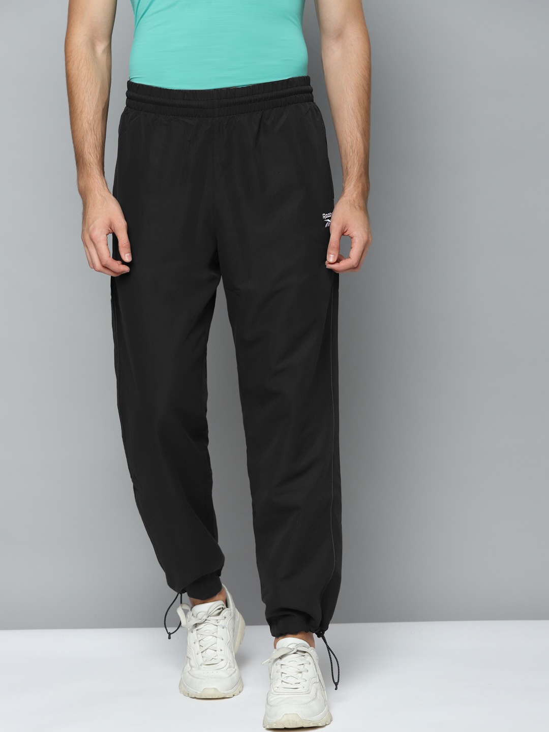 

Reebok Classic Unisex Black F BackVector Solid Joggers