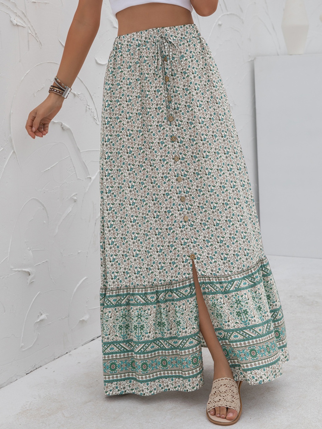 

URBANIC Women White & Green Ditsy Floral Print Front Slit Maxi Flared Skirt