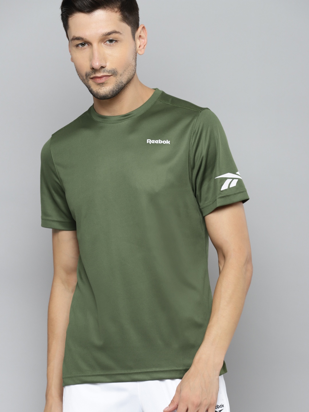 

Reebok Men Olive Green Solid Speedwick T-shirt