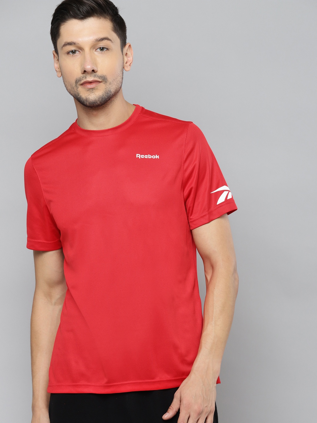 

Reebok Men Red Solid Foundation Mesh Speedwick Training T-shirt