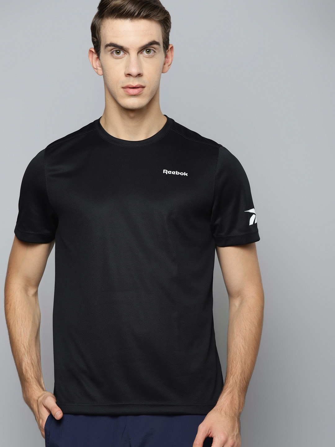 

Reebok Men Black Solid Foundation Mesh Speedwick Training T-shirt