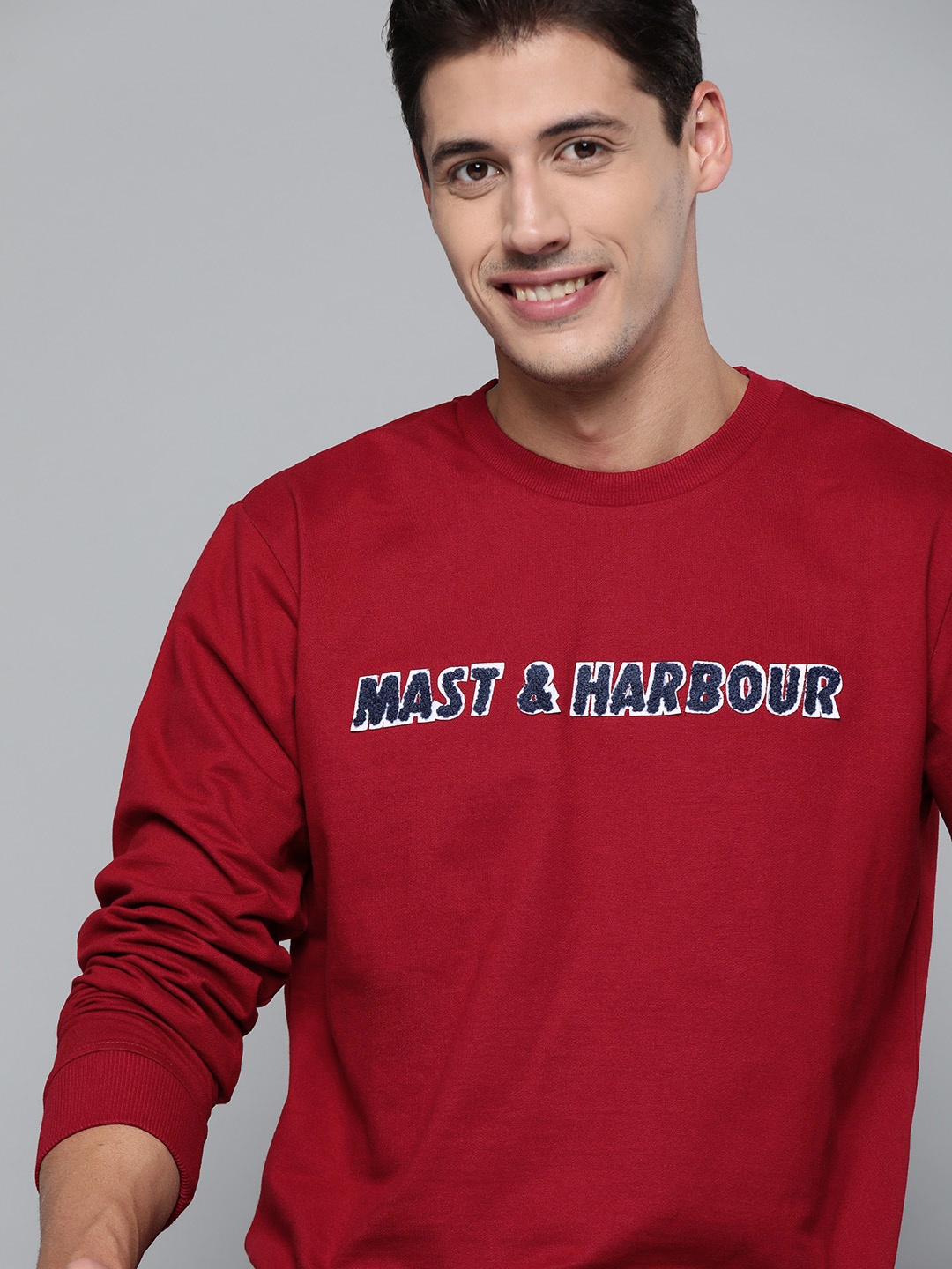 

Mast & Harbour Men Red Pure Cotton Brand Applique Sweatshirt