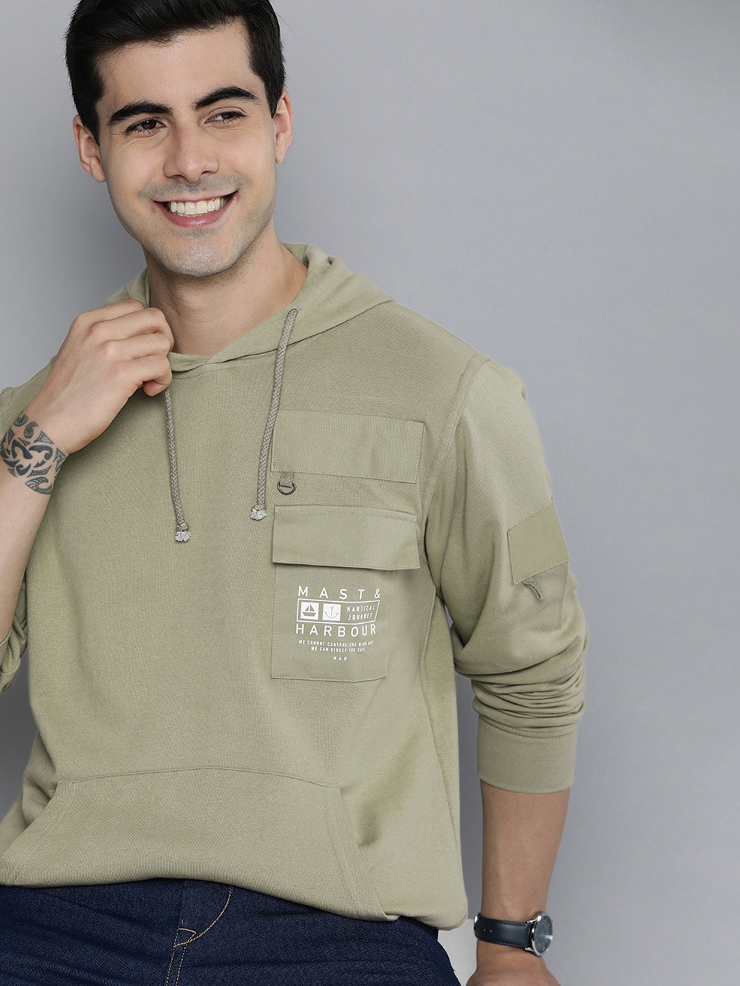 

Mast & Harbour Men Hooded Sweatshirt, Green