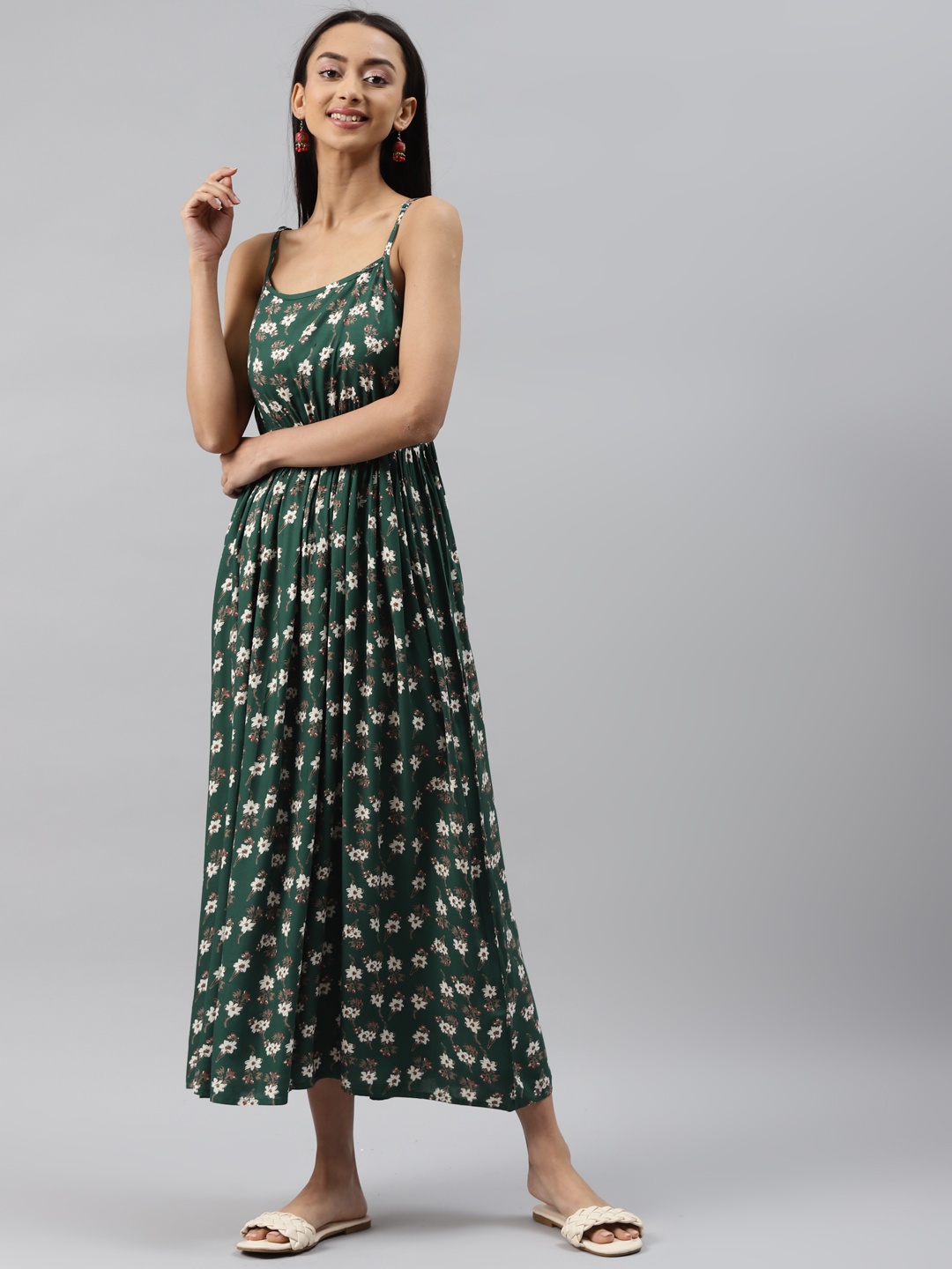 

Meeranshi Green & White Floral Printed Maxi Dress