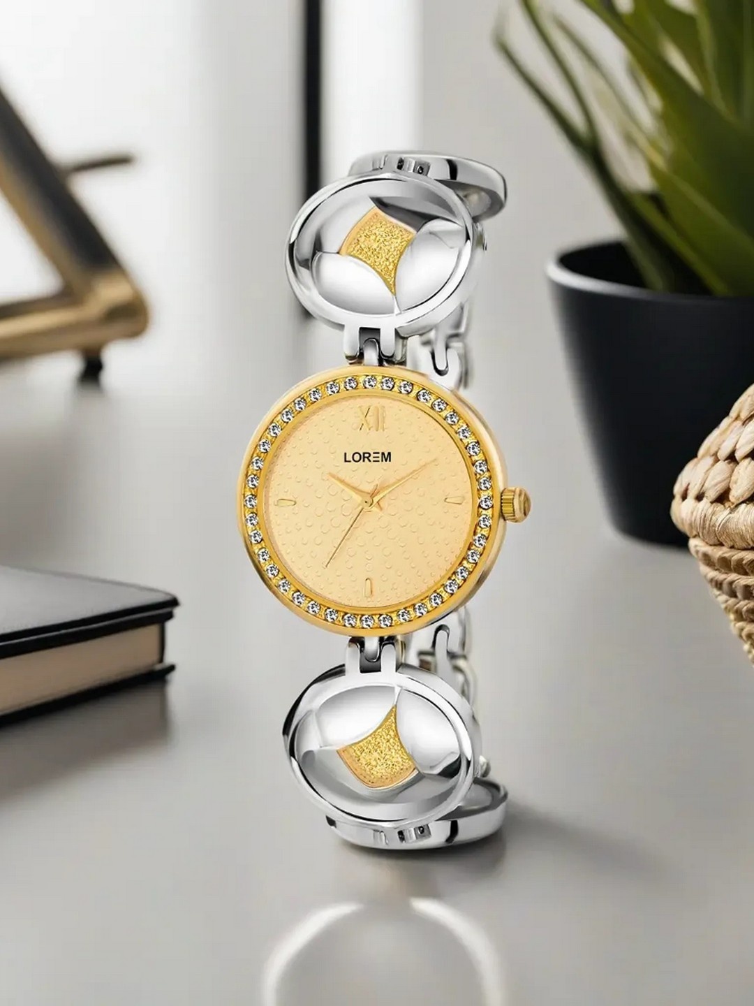 

LOREM Women Gold-Toned Dial & Silver Toned Straps Analogue Watch LR258