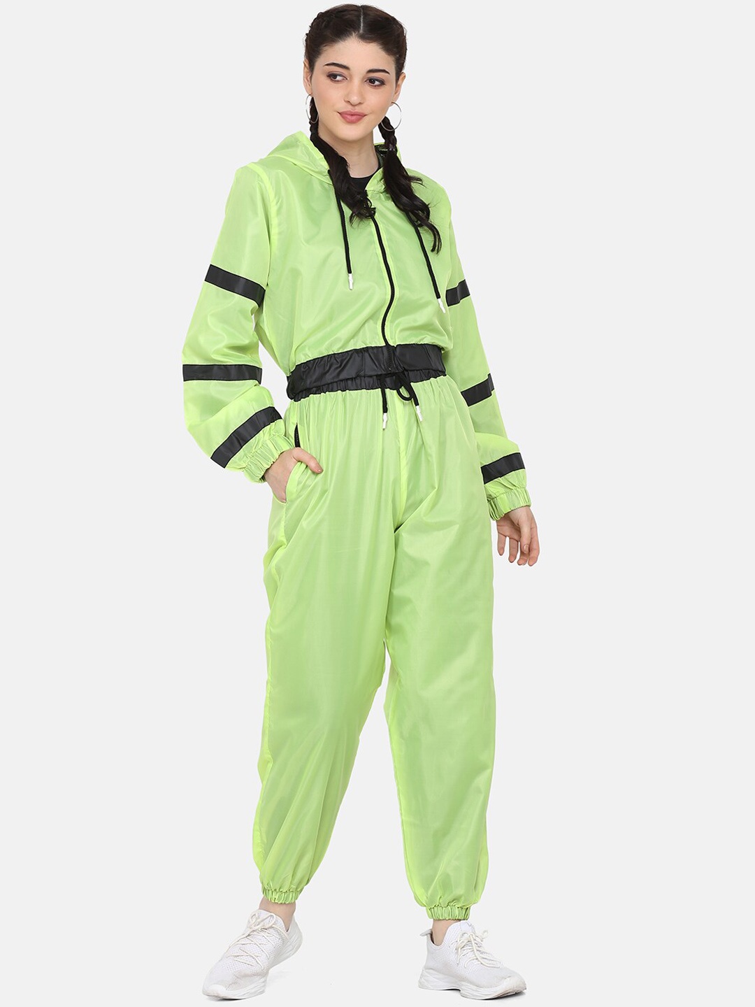 

Aesthetic Bodies Women Green Solid Tracksuit