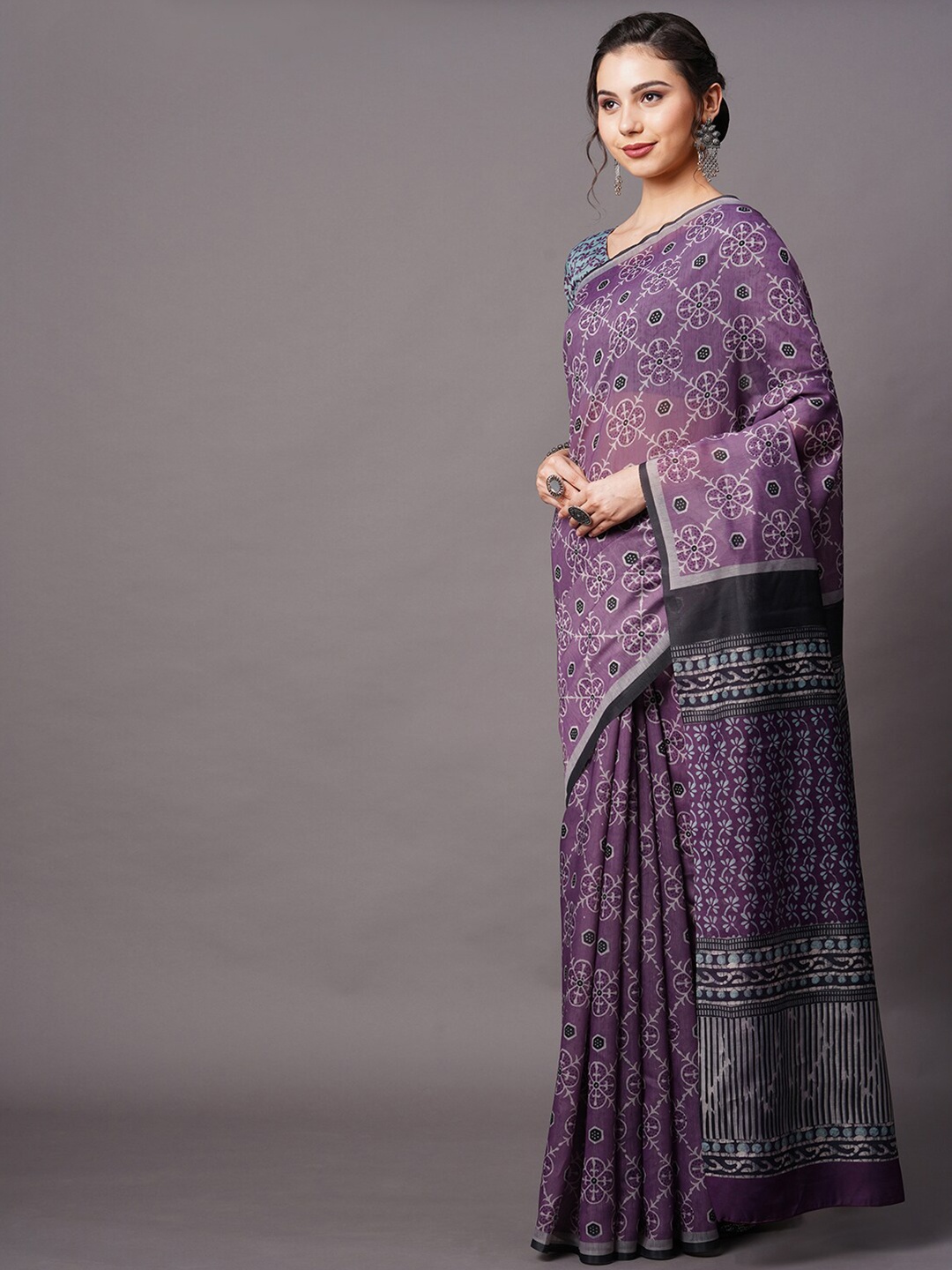 

Mitera Purple & Black Floral Printed Silk Blend Saree