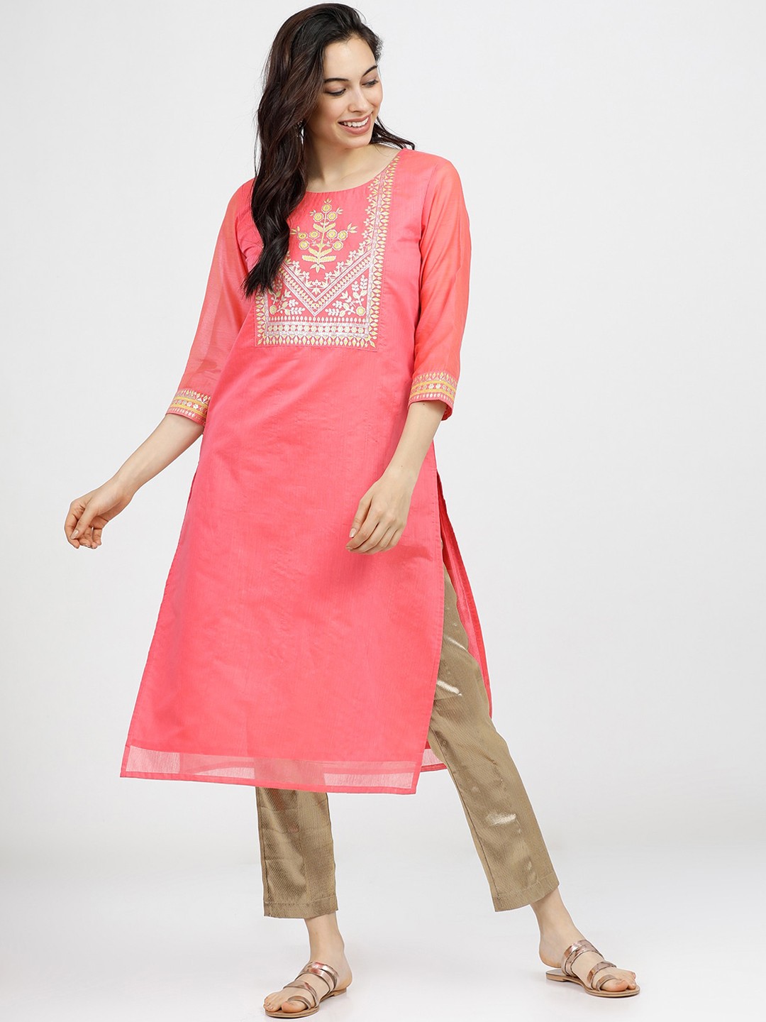 

Vishudh Women Pink & Silver-Toned Floral Printed Yoke Design Kurta