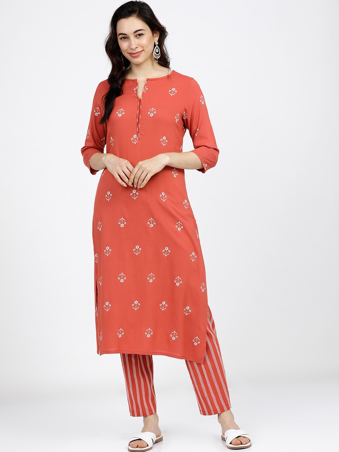 

Vishudh Women Rust & White Printed Regular Kurta with Trousers