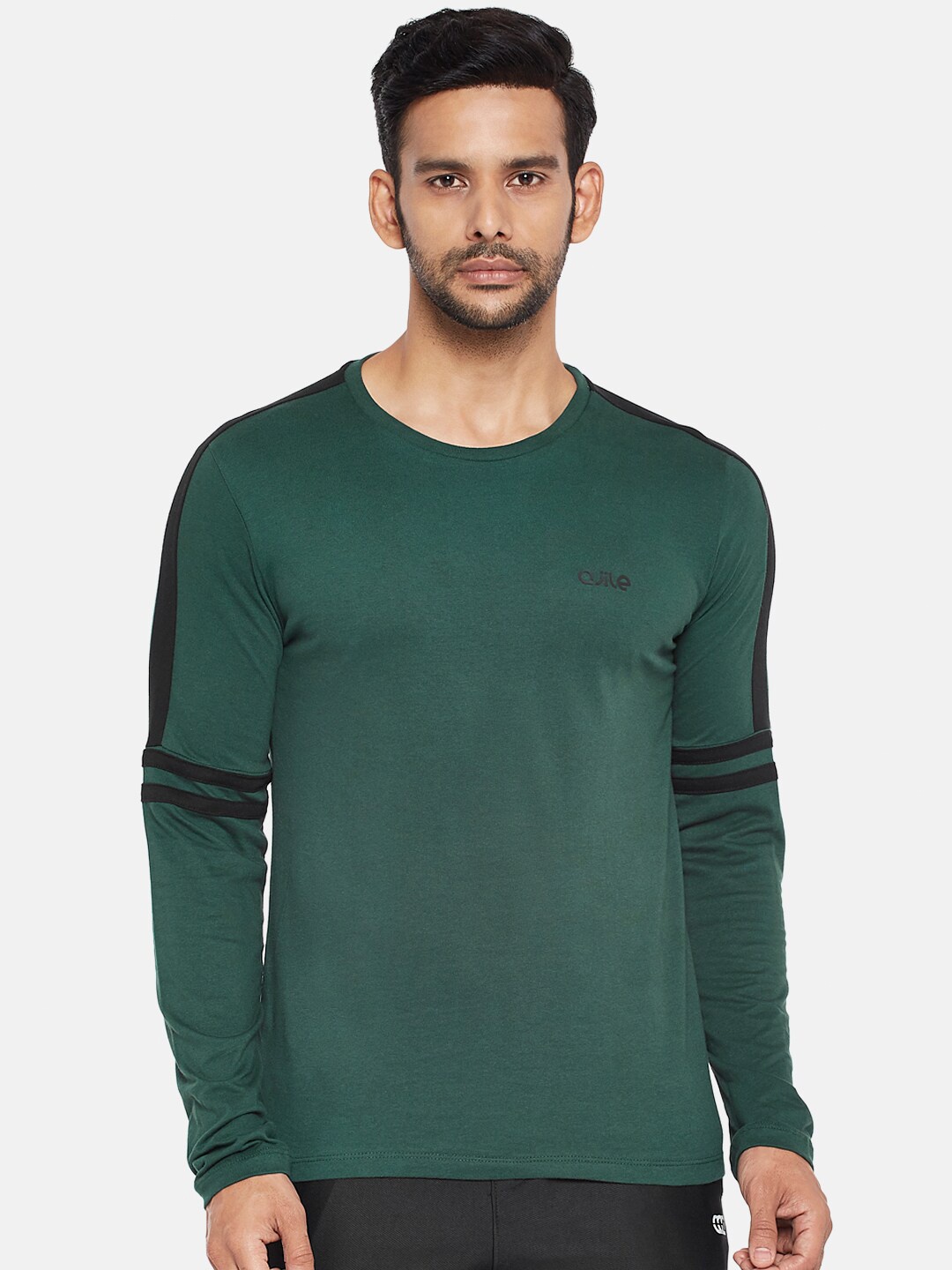 

Ajile by Pantaloons Men Green Slim Fit Pure Cotton T-shirt