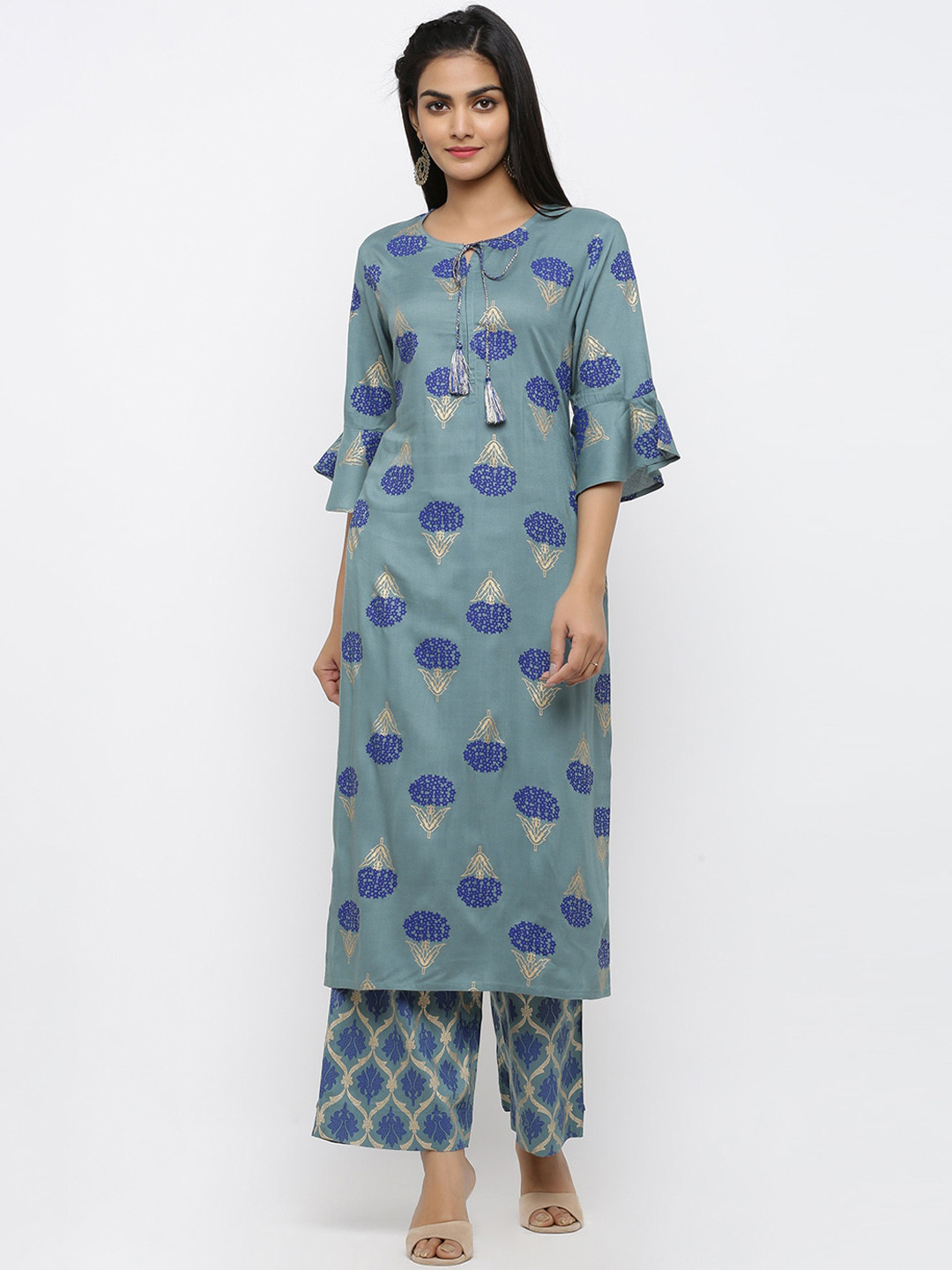 

Maaesa Women Blue Floral Printed Regular Kurta With Palazzos