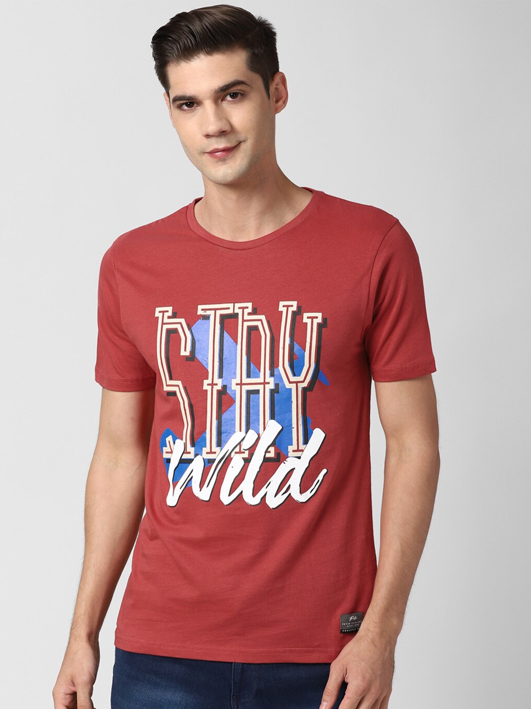 

Peter England Casuals Men Maroon & White Typography Printed Slim Fit T-shirt