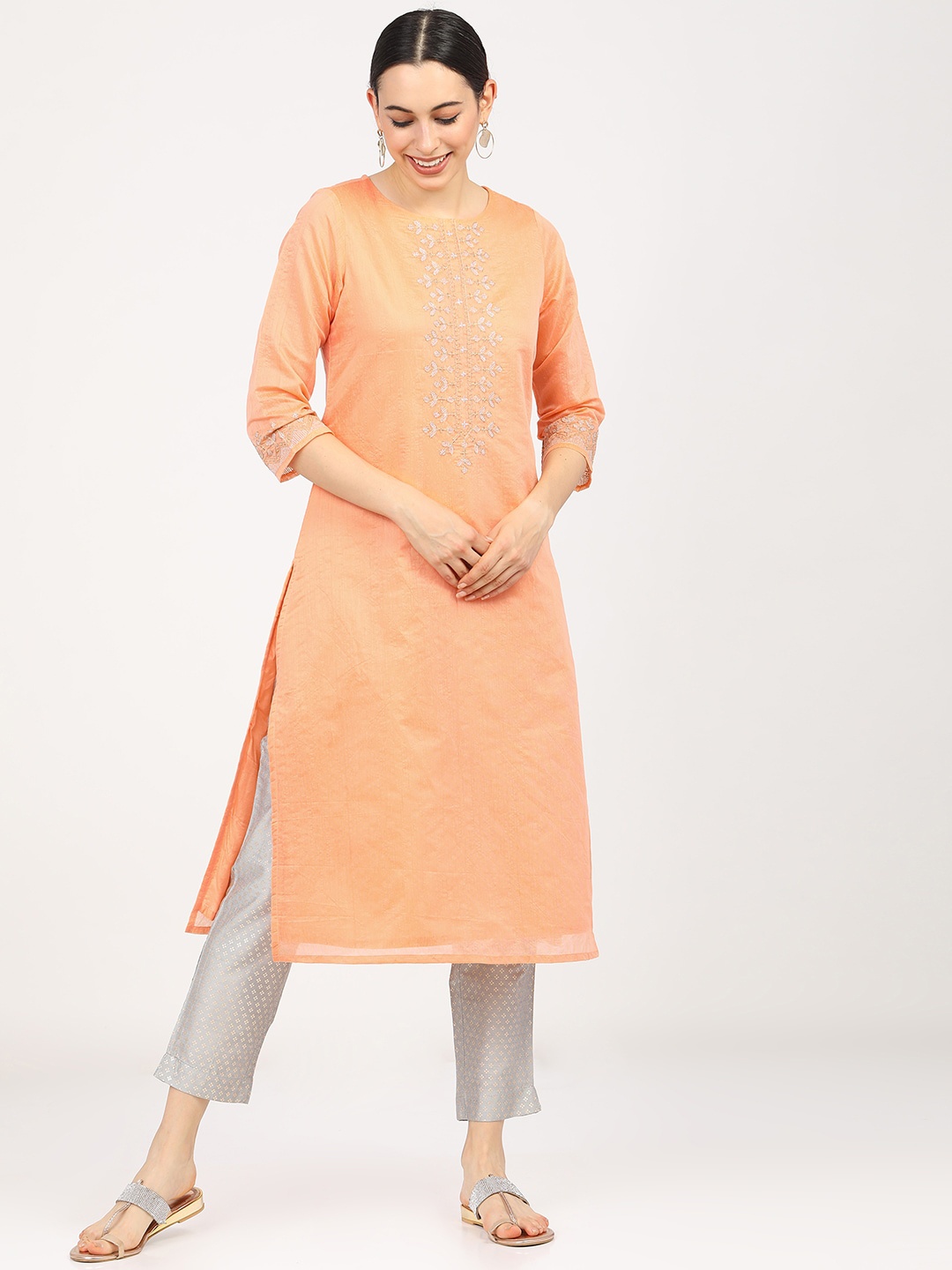 

Vishudh Women Peach-Coloured Embroidered Straight Kurta