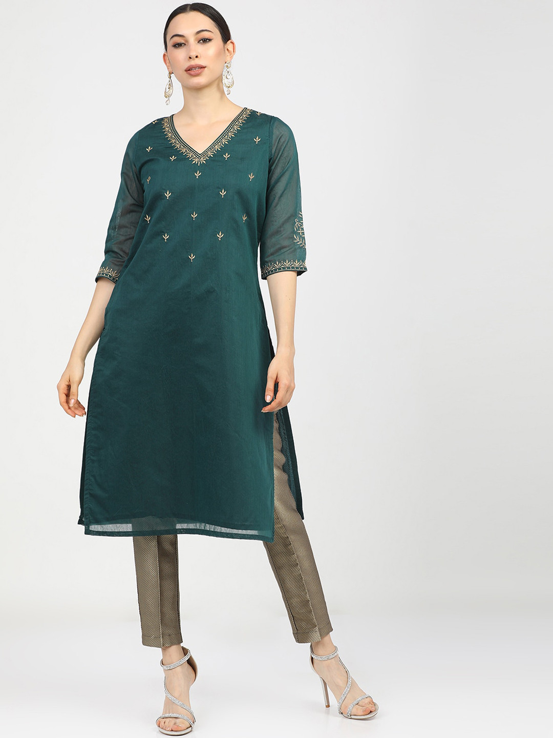 

Vishudh Women Green Ethnic Motifs Yoke Design Kurta