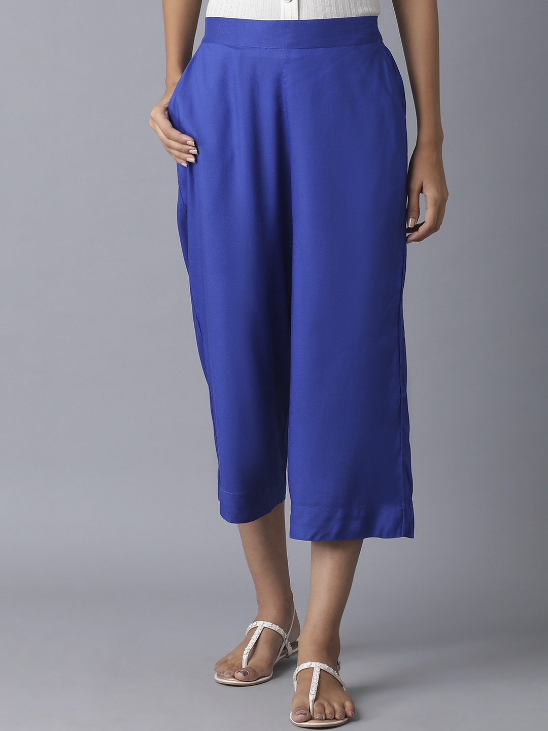 

elleven Women Blue Solid Loose Fit Cropped Culottes Trousers