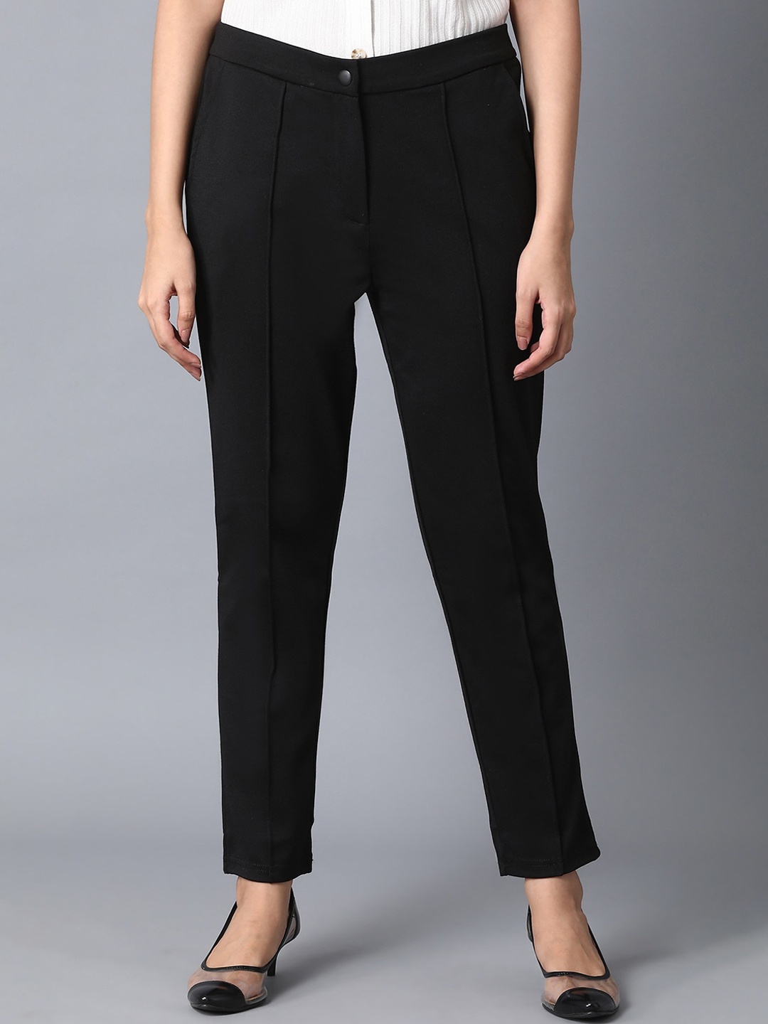 

elleven Women Black Slim Fit Pleated Trousers