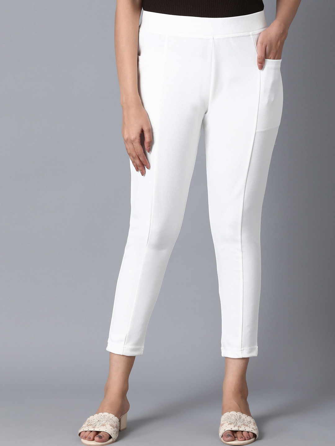 

elleven Women White Solid Tights