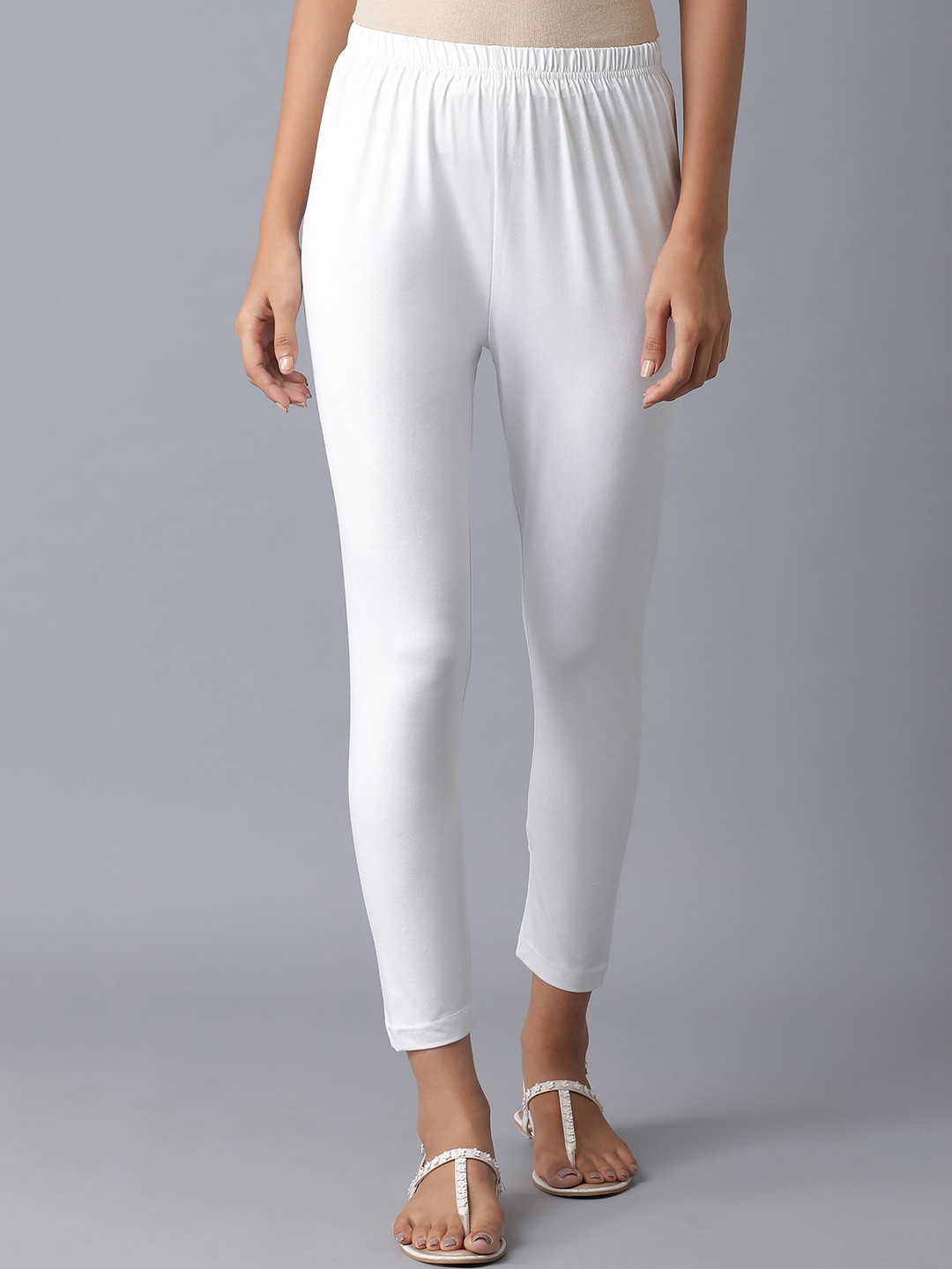 

elleven Women White Solid Slim Fit Tights