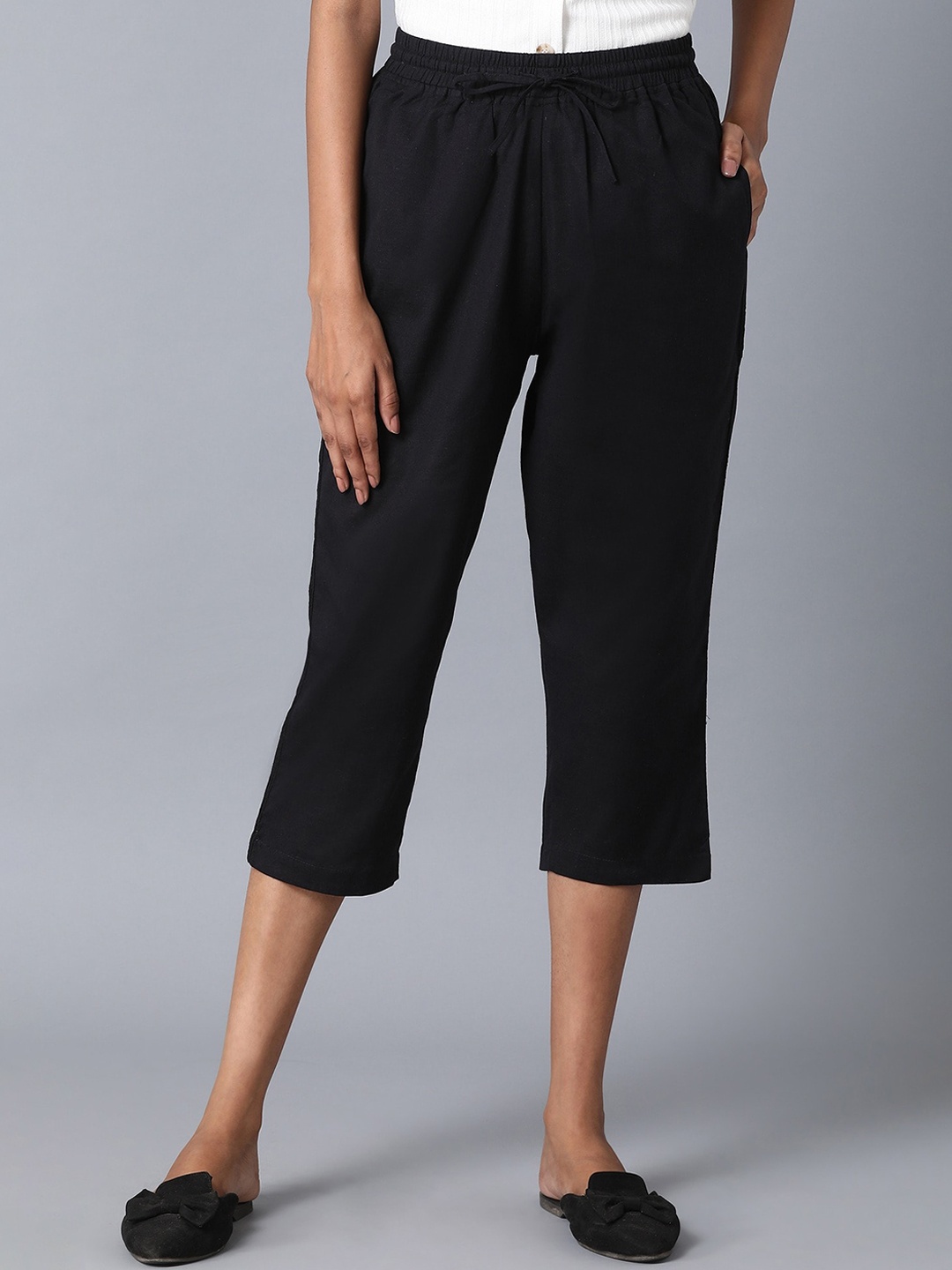 

elleven Women Black Solid Three-Fourth Culottes Trousers