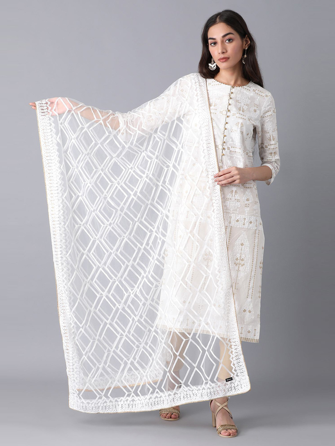

elleven White Embroidered Dupatta