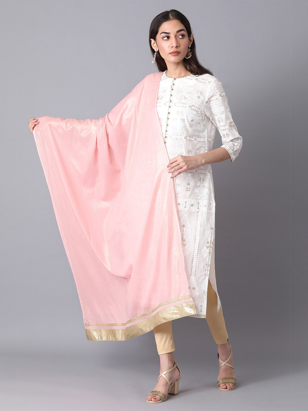 

elleven Woman Pink & Gold-Toned Pure Cotton Dupatta