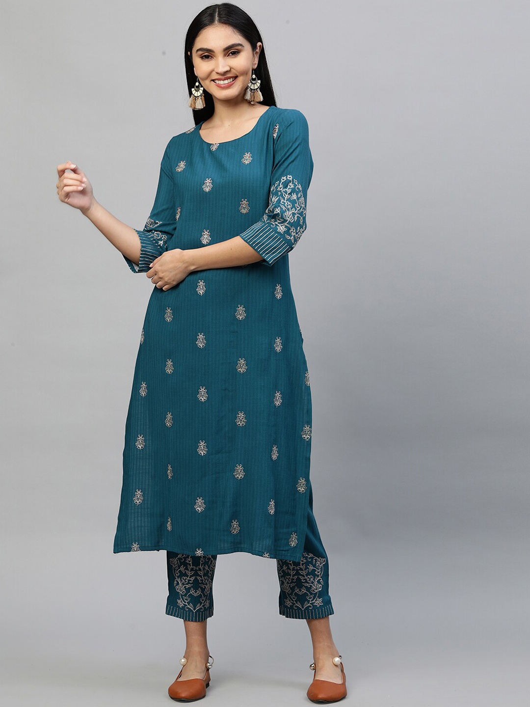 

FASHOR Women Blue Floral Embroidered Regular Kurta with Trousers
