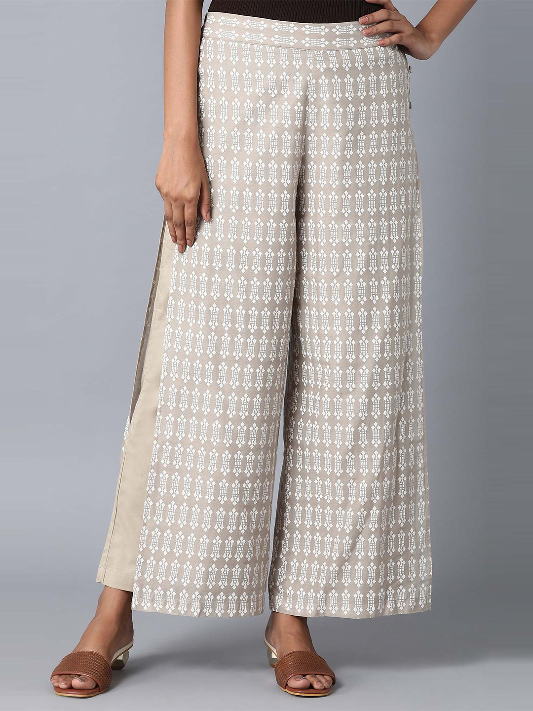 

elleven Women Beige Geometric Printed Pure Cotton Wide Leg Palazzos