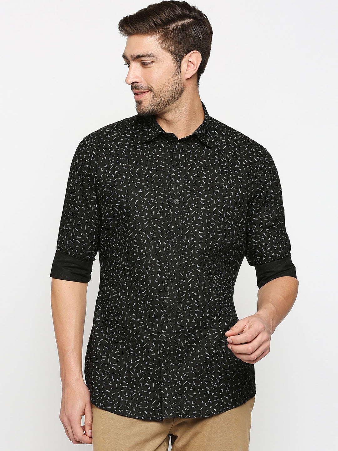

EVOQ Men Black Opaque Printed Casual Cotton Shirt