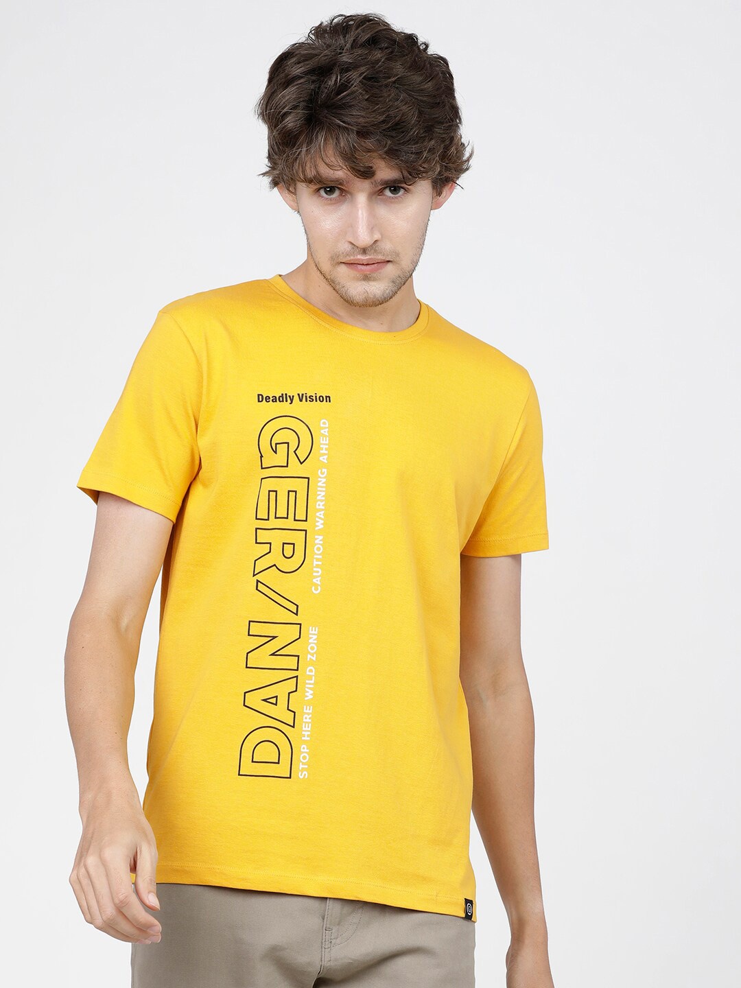 

LOCOMOTIVE Men Yellow & Black Typography Printed Slim Fit Cotton T-shirt