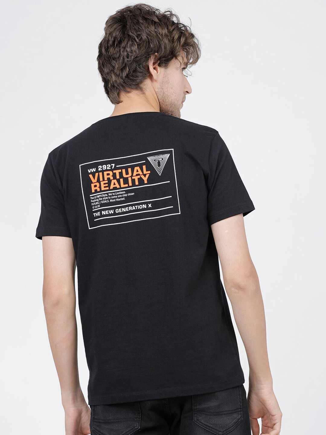 

LOCOMOTIVE Men Black Typography Slim Fit T-shirt