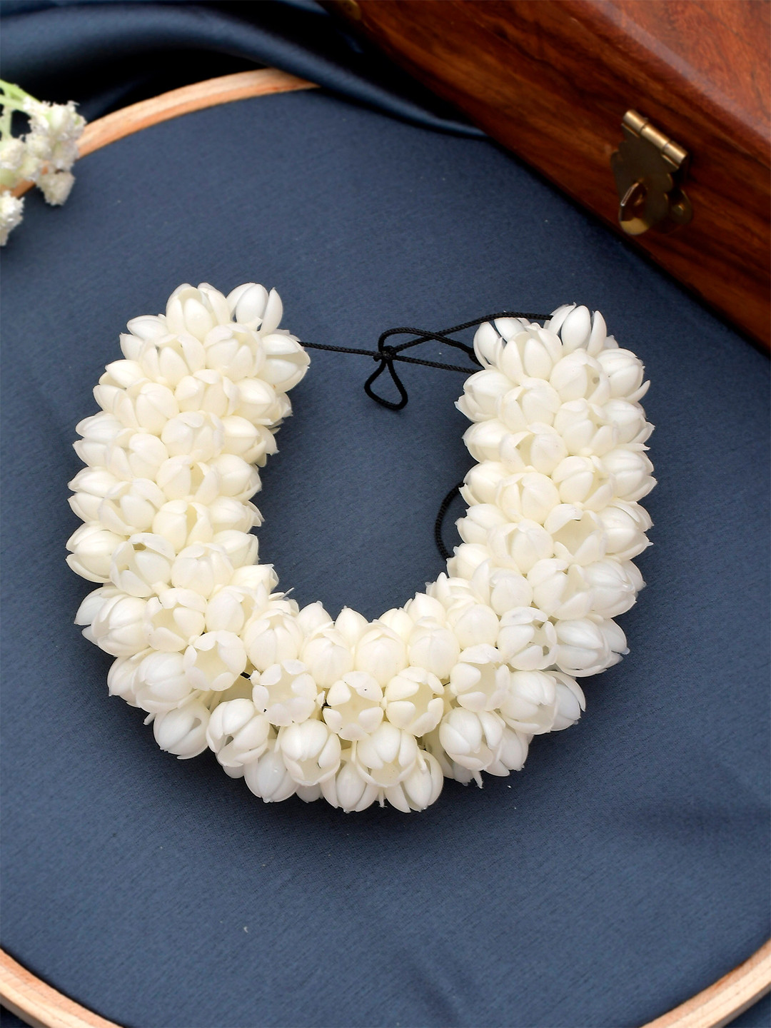 

Silvermerc Designs Women White Embellished Hair Accessory