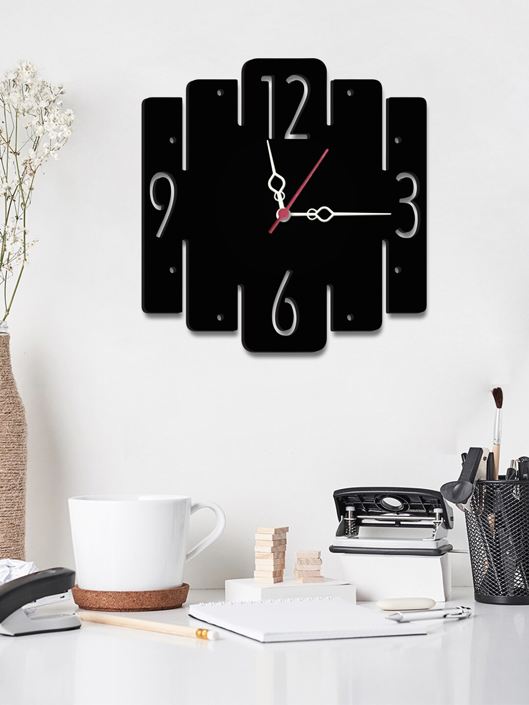 

WALLMANTRA Black & White Geometric Contemporary Wall Clock