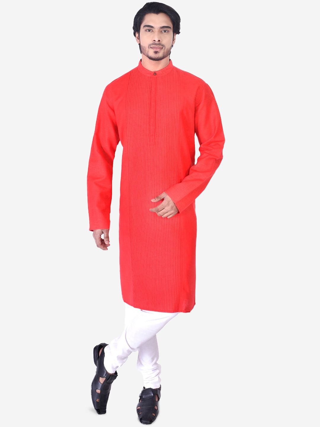 

Manthan Men Red Solid Pleated Kurta