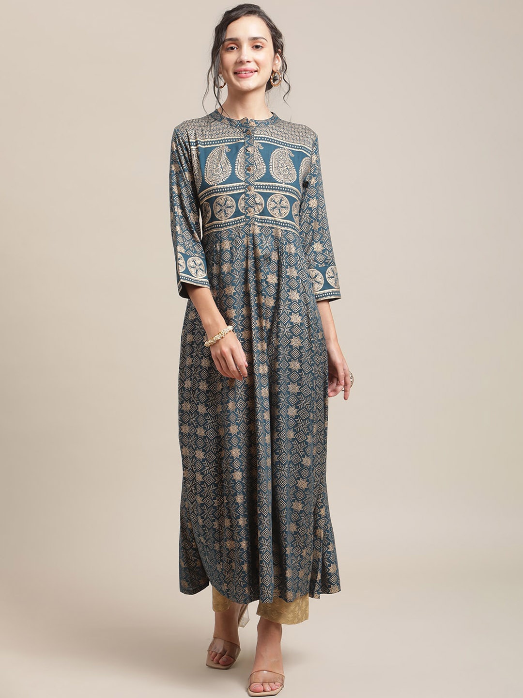 

Varanga Women Teal & Gold-Toned Geometric Printed Kurta