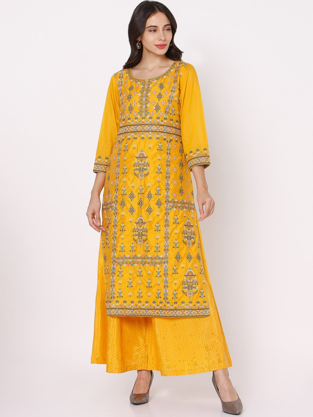 

Ojas Designs Women Mustard Yellow Ethnic Motifs Embroidered Chanderi Silk Kurta with