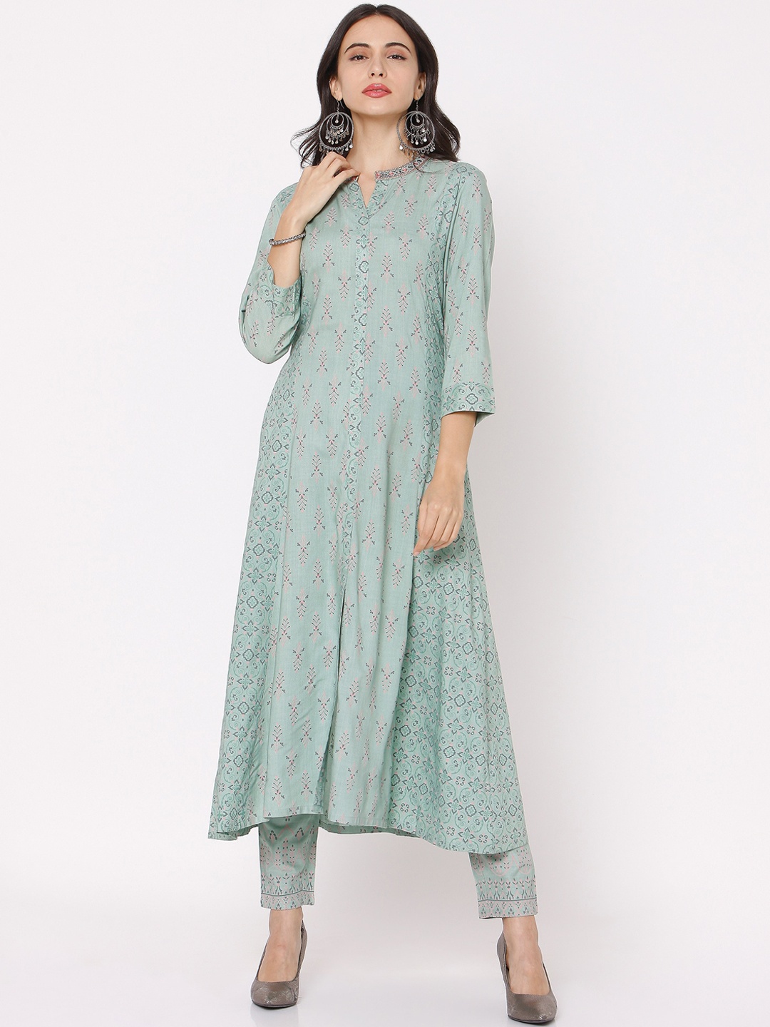 

Ojas Designs Women Green Ethnic Motifs Printed Regular Kurta with Trousers
