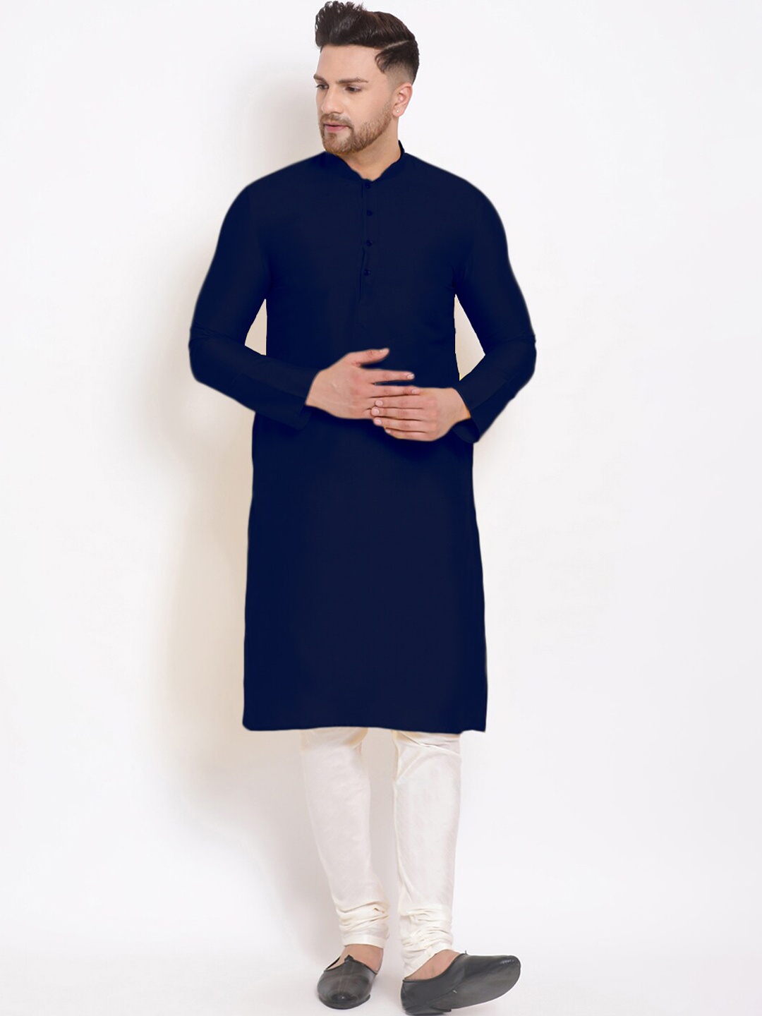 

Sanwara Men Blue & White Regular Kurta with Churidar