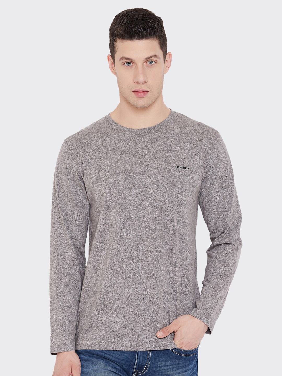 

Okane Men Grey Solid T-shirt