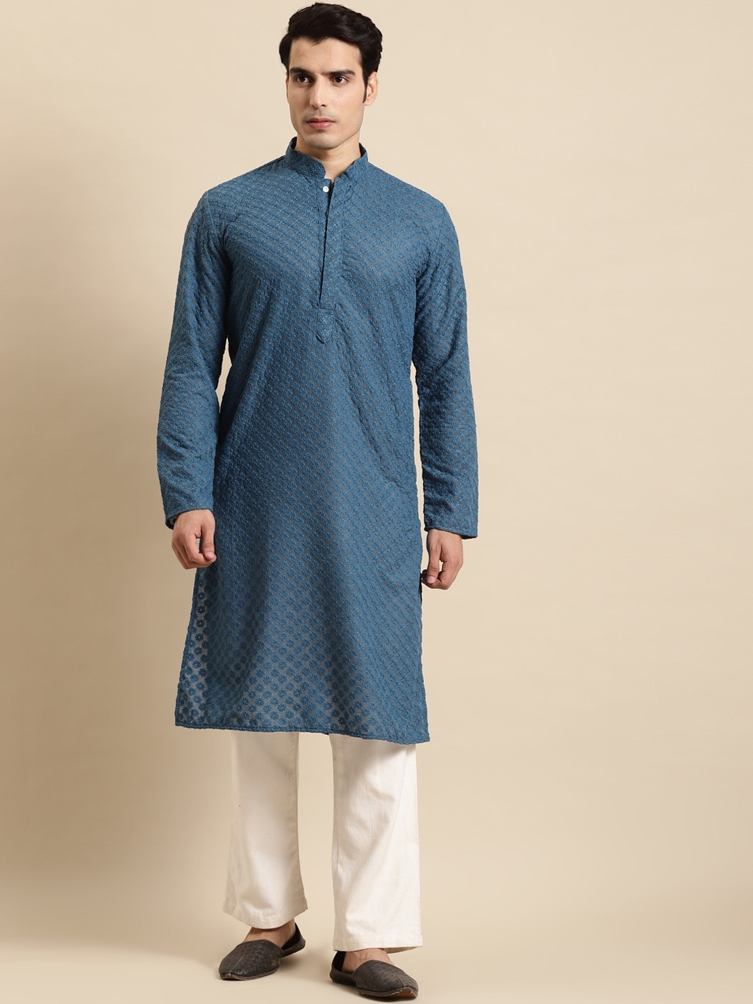 

RAJUBHAI HARGOVINDAS Men Teal Floral Embroidered Regular Chikankari Pure Cotton Kurta with Pyjamas