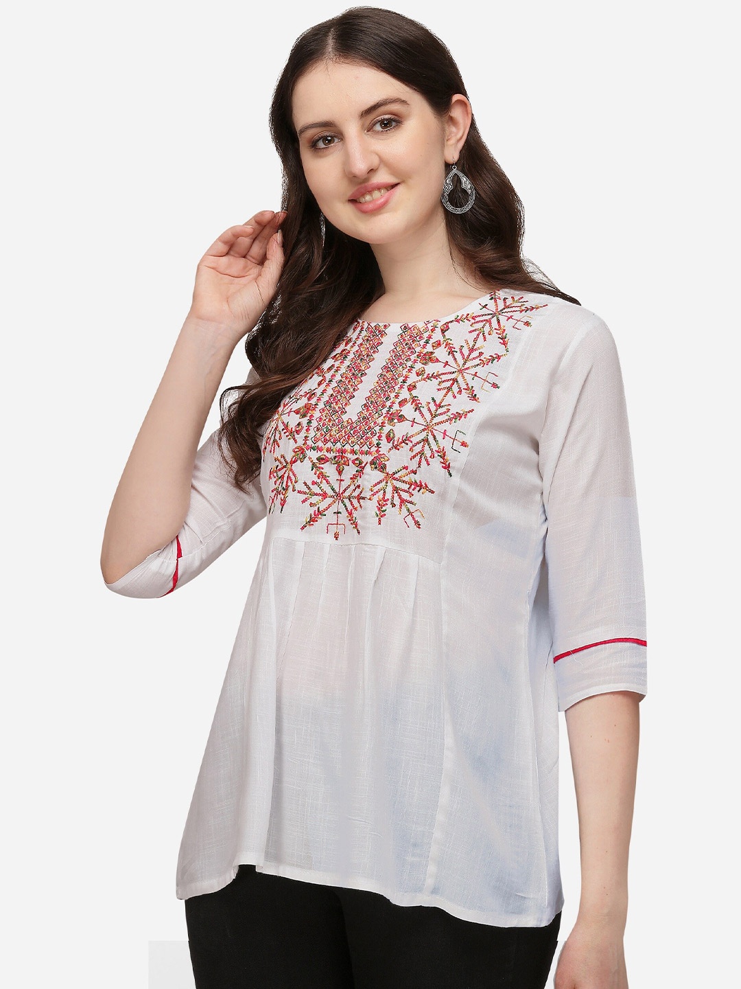 

RAJGRANTH White & Red Floral Embroidered Kurti