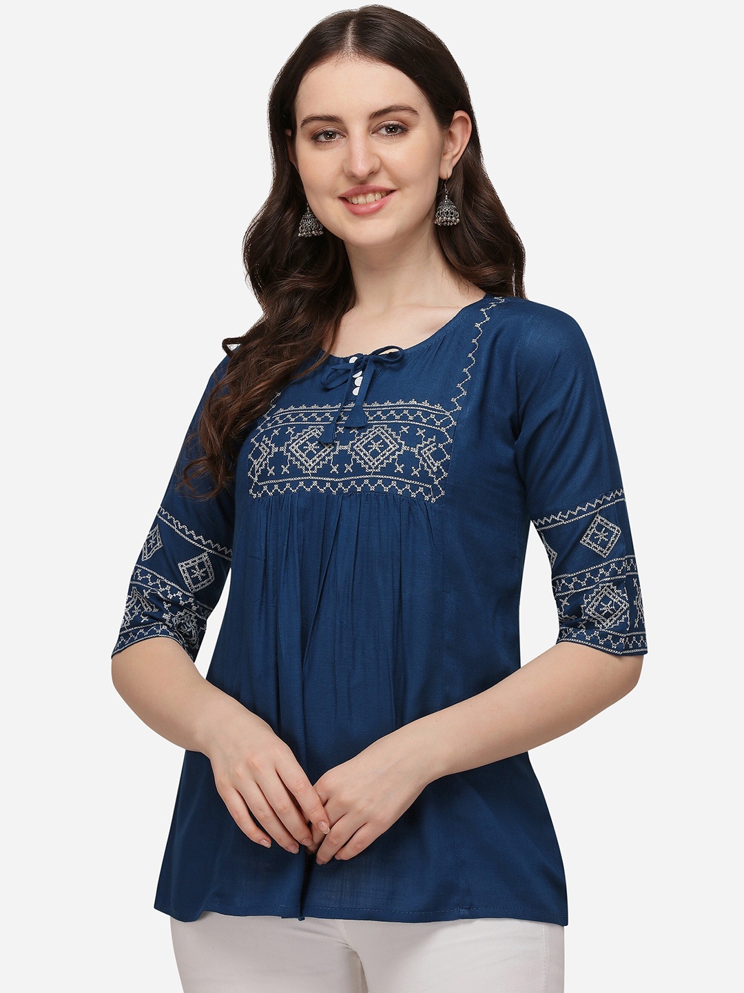 

RAJGRANTH Blue & White Floral Embroidered Kurti